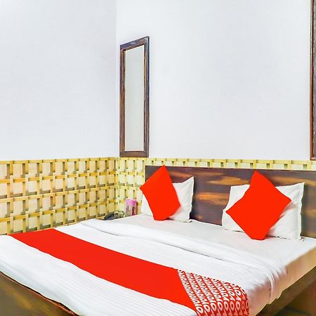โอโย 76591 โฮเทล ดอลฟิน Hotel ลัคเนา ภายนอก รูปภาพ